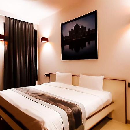 Hotel Mayur Express Sangamner Exteriér fotografie